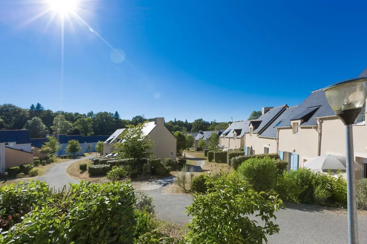 Résidence Odalys Domaine de l'Emeraude Le Tronchet  Aparthotel
