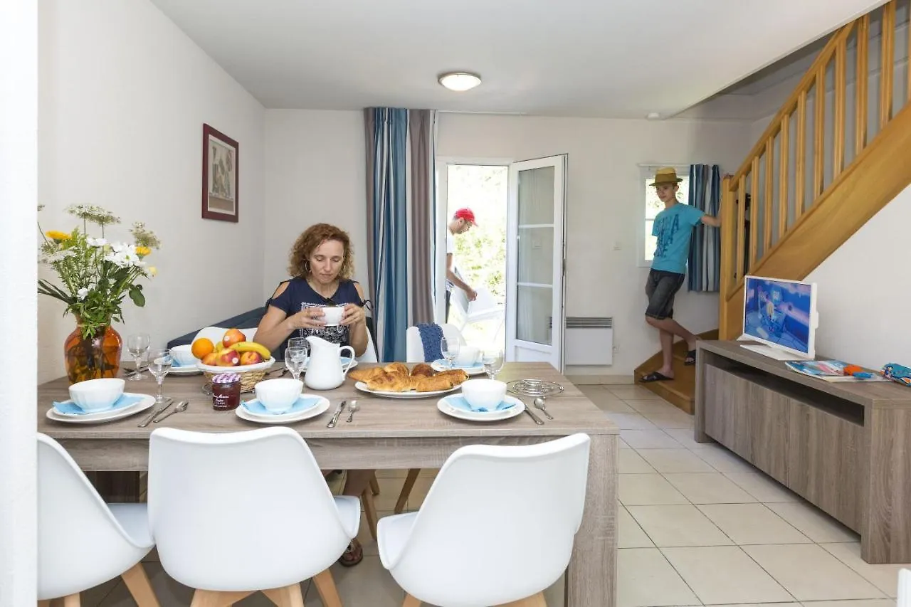 *** Aparthotel Residence Odalys Domaine De L'Emeraude Le Tronchet  France
